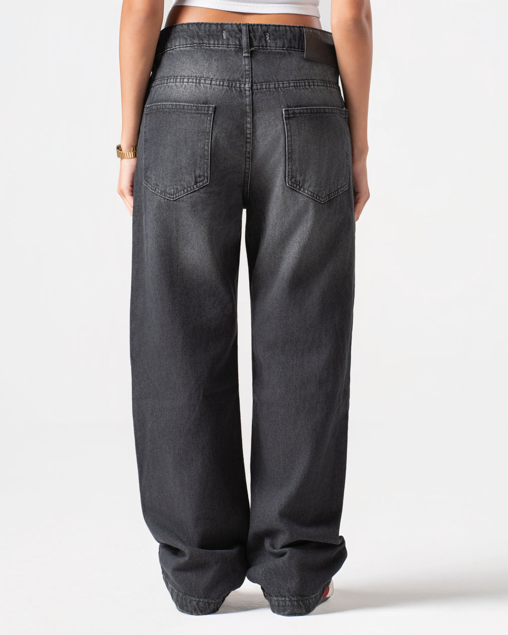 WASHED BLACK JEANS