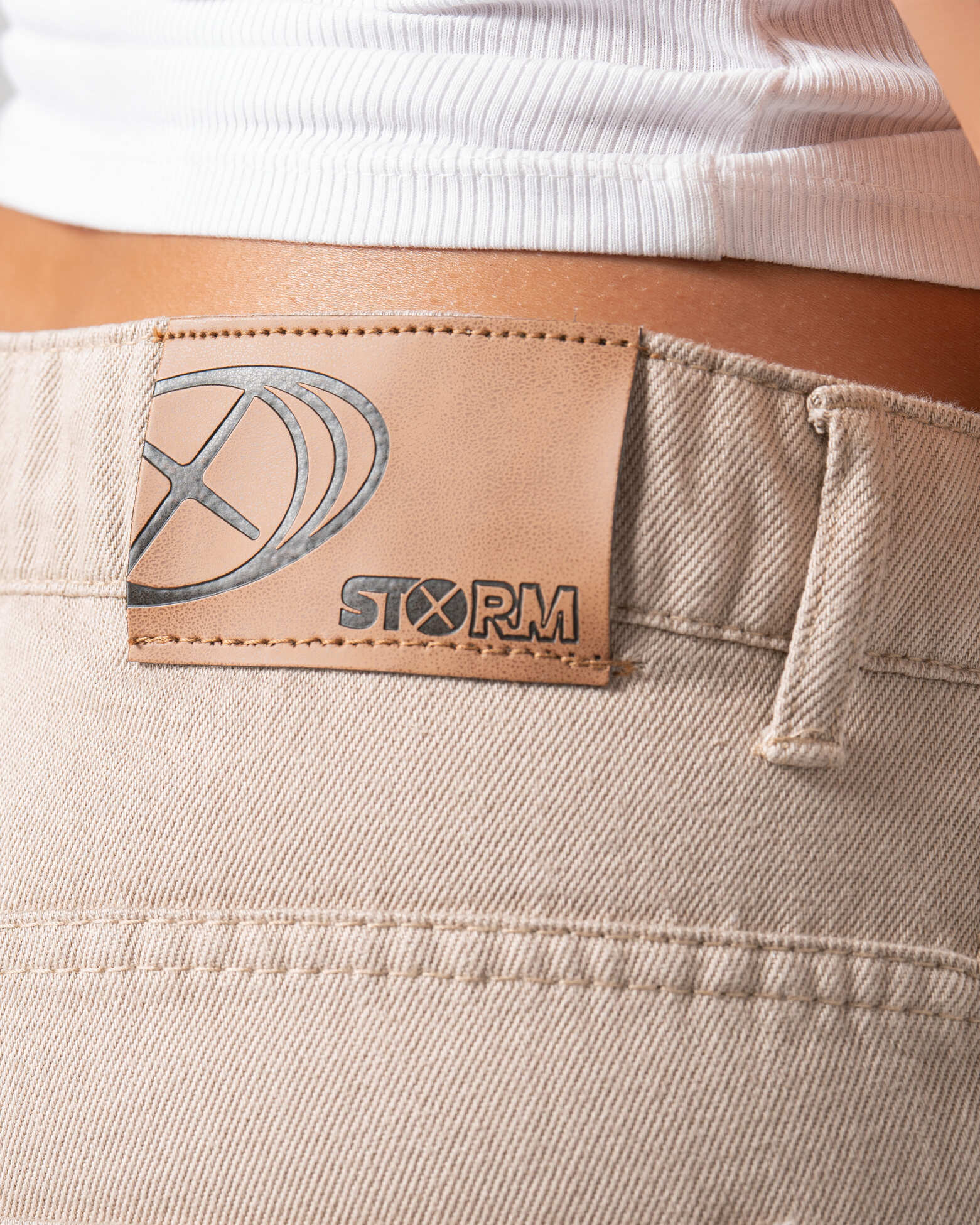 CREAM JEANS